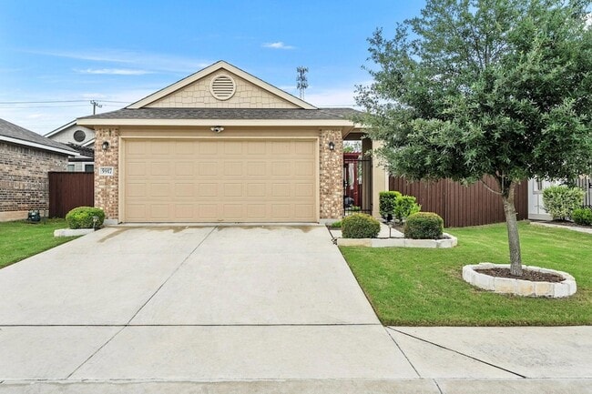 property at 5917 Principale Dr