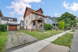 12721 Barrington Ave in Cleveland, OH - Building Photo - Building Photo