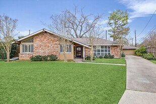 9106 Riddlewood Ln in Houston, TX - Building Photo