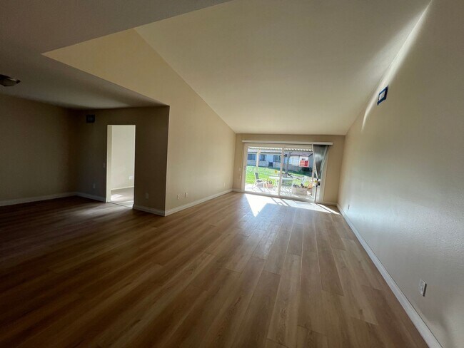 23115 Village 23 in Camarillo, CA - Building Photo - Building Photo