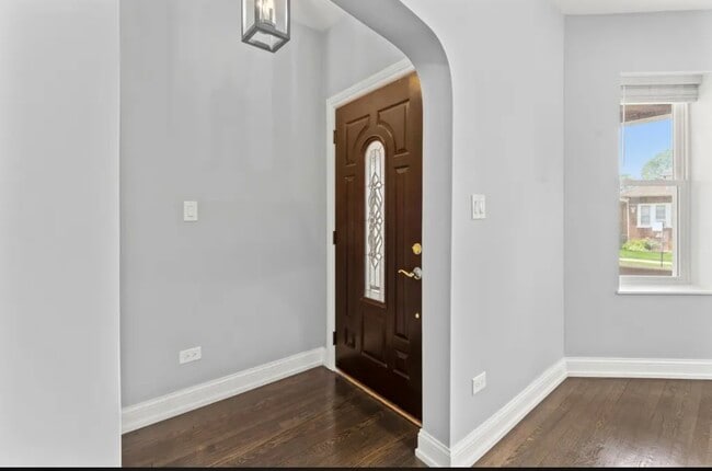 1059 N Mayfield Ave, Unit 3bed 1bath