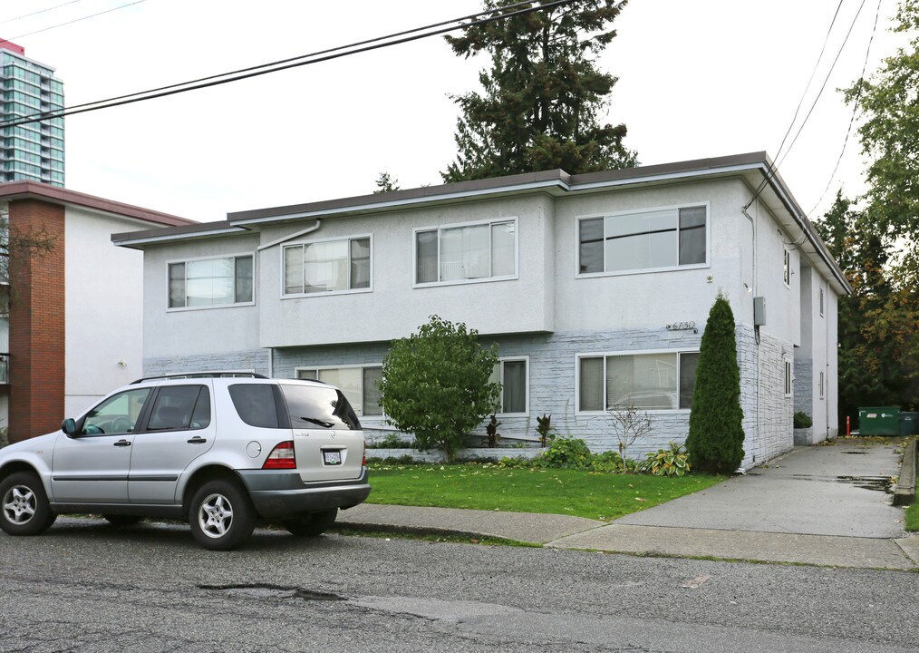 6730 Sussex Av in Burnaby, BC - Building Photo