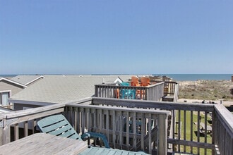 56821 North Carolina Hwy 12 in Hatteras, NC - Building Photo - Building Photo