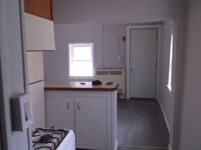 413 W Court St, Unit Rear in Rome, NY - Foto de edificio - Building Photo