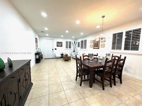 15424 SW 116th Terrace, Unit Apt B in Miami, FL - Building Photo - Building Photo