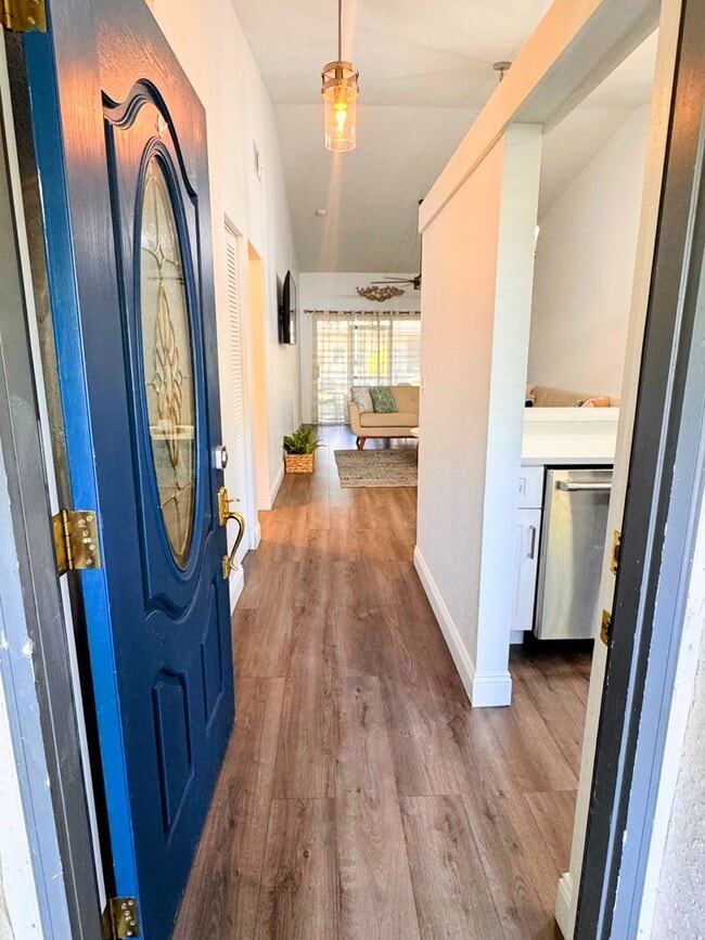 654 Capistrano Ct in Largo, FL - Building Photo - Building Photo