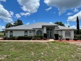 823 N Cherry Pop Dr in Inverness, FL - Building Photo