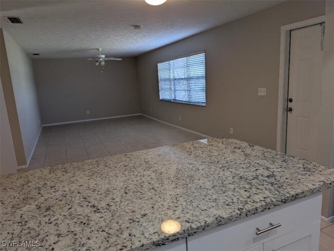 3705 SE 9th Pl in Cape Coral, FL - Building Photo - Building Photo