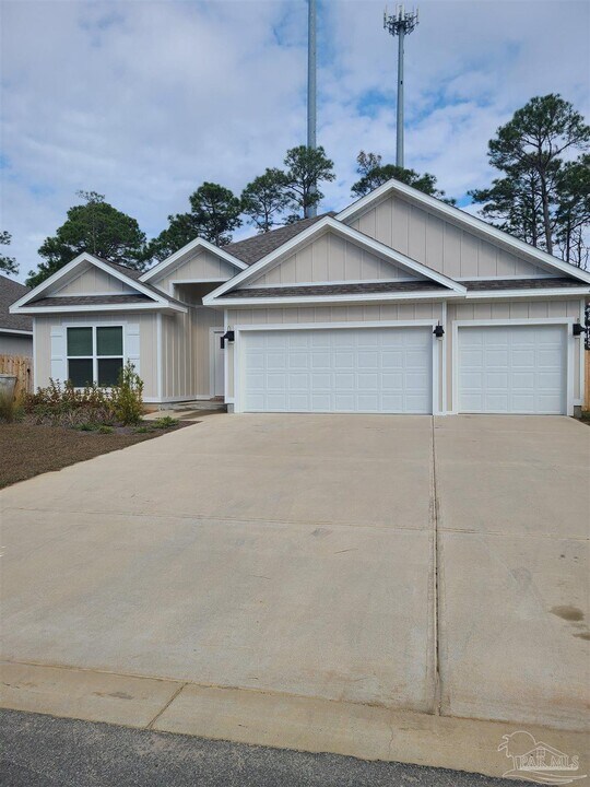 4490 Water Leaf Cove in Gulf Breeze, FL - Building Photo