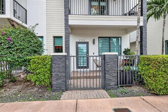 4740 NW 84th Ave in Doral, FL - Building Photo - Building Photo