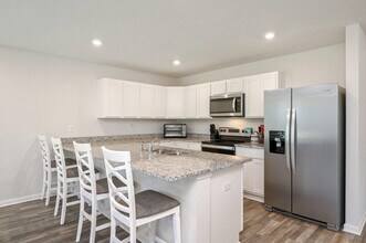 42 Lockwood Way W in Defuniak Springs, FL - Building Photo - Building Photo