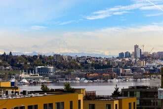 4036 Linden Ave N, Unit ID1036060P in Seattle, WA - Foto de edificio - Building Photo