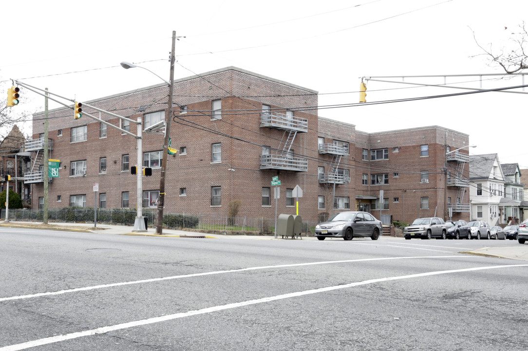 1983-1989 John F Kennedy Blvd in Jersey City, NJ - Building Photo