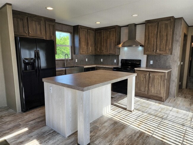 415 County Rd 3560 in Cleveland, TX - Building Photo - Building Photo