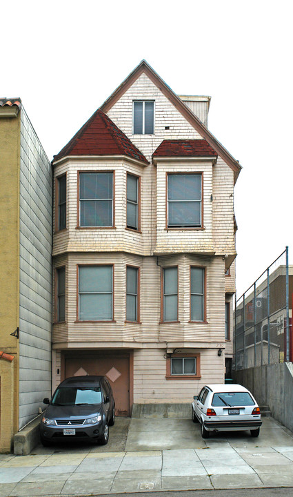 230 Funston Ave in San Francisco, CA - Building Photo