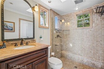 325 Camden Pl in Laguna Beach, CA - Building Photo - Building Photo