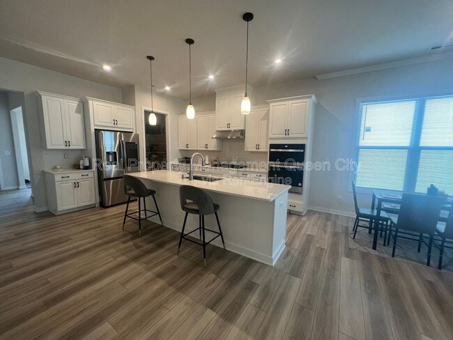 7111 Wayfarer Dr in Charlotte, NC - Building Photo - Building Photo