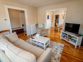 21 Bradwood St, Unit 1 in Boston, MA - Building Photo - Building Photo