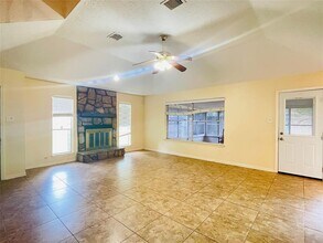 2503 Radcliffe Dr in Sugar Land, TX - Building Photo - Building Photo