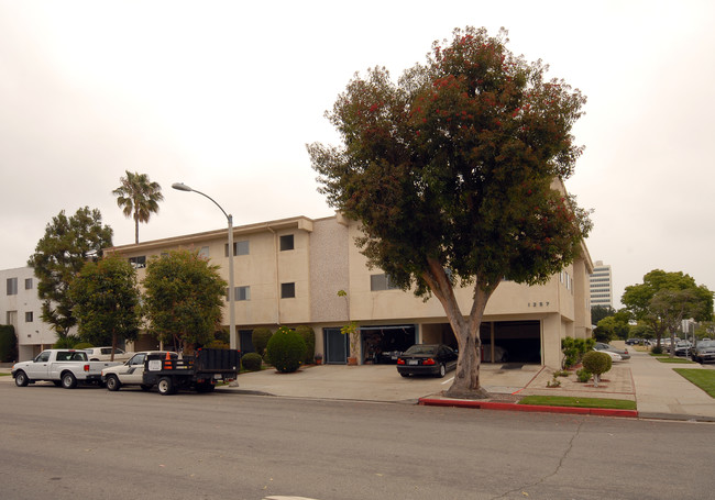 1257 12th St in Santa Monica, CA - Foto de edificio - Building Photo