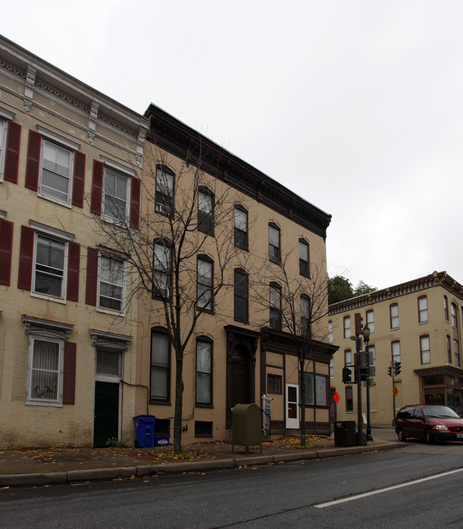 128 S Market St in Frederick, MD - Building Photo - Building Photo