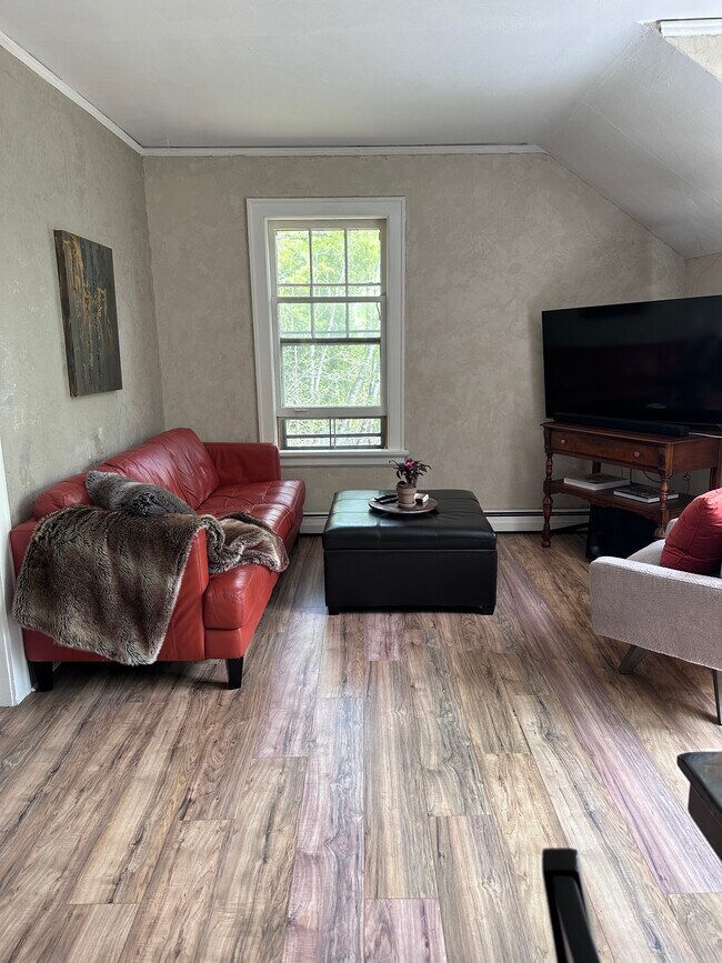 property at 3901 1/2 Greysolon Rd