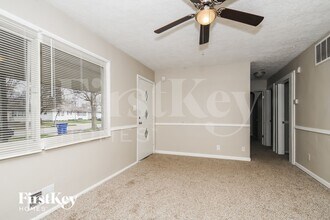 4742 Normal Ave in Lawrence, IN - Foto de edificio - Building Photo