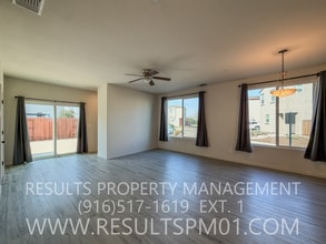 6762 Mangosteen Ln in Sacramento, CA - Building Photo - Building Photo