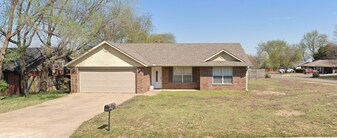 4246 W Patrick St in Fayetteville, AR - Building Photo