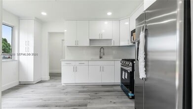 2301 NW 191st St in Miami Gardens, FL - Building Photo - Building Photo