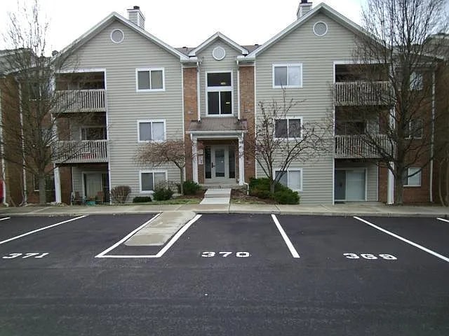 property at 460 Lakeview Dr