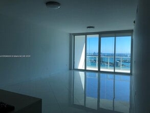 2020 N Bayshore Dr, Unit 3703 in Miami, FL - Building Photo - Building Photo