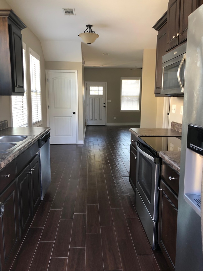 506 Wesley Pl in Tuscaloosa, AL - Building Photo - Building Photo