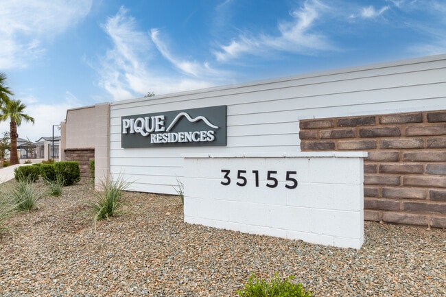Pique Residences in San Tan Valley, AZ - Foto de edificio - Building Photo
