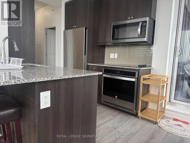 property at 9618 Yonge St