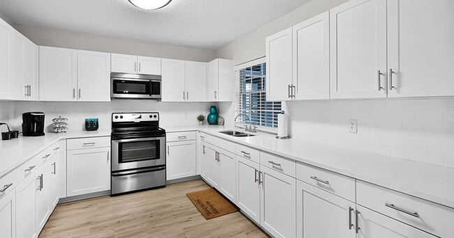 Fountain Square Apartments in Lakeland, FL - Building Photo - Building Photo