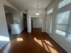 8652 Spring House Way in Elk Grove, CA - Building Photo - Building Photo