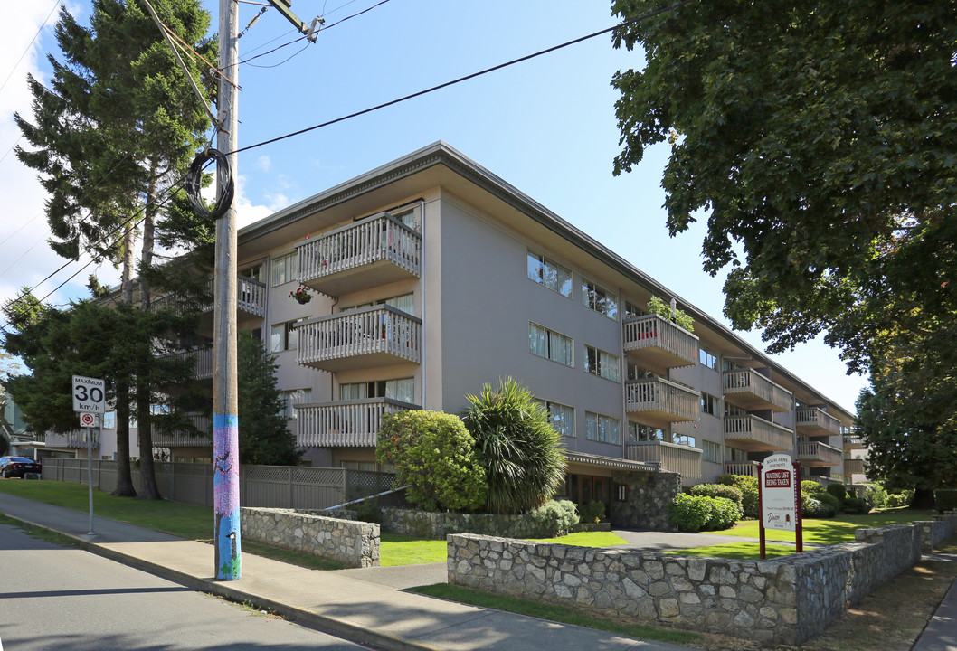 Royal Arms Apartments in Victoria, BC - Building Photo