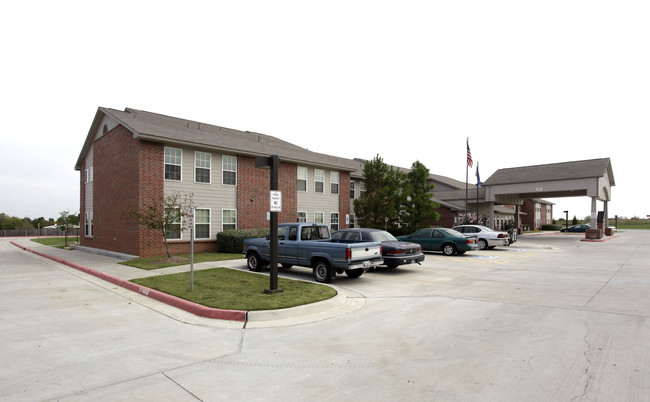 Prairie Village in Collinsville, OK - Foto de edificio - Building Photo