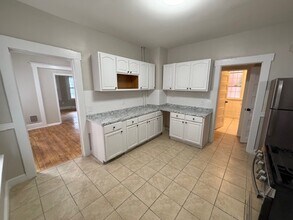 81 Lilac St, Unit 1 in New Haven, CT - Building Photo - Building Photo