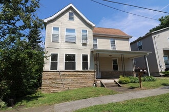 318 Raymond St in Morgantown, WV - Building Photo - Building Photo