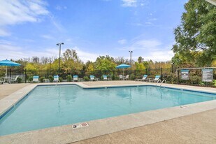 Hawthorne at Oak Ridge in Greensboro, NC - Building Photo