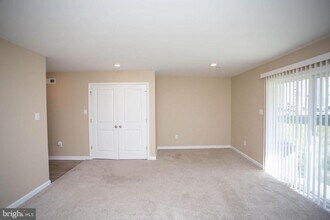 239 Macoun Way in Glassboro, NJ - Building Photo - Building Photo