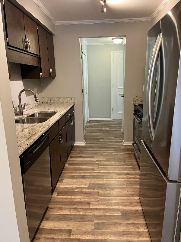 1327 E Prairie Ave in Des Plaines, IL - Building Photo - Building Photo