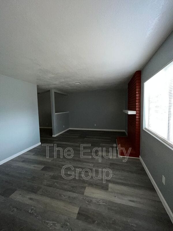 3427 S Woodland St in Visalia, CA - Building Photo - Building Photo