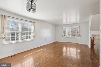 3824 Ogilvie Ct in Woodbridge, VA - Foto de edificio - Building Photo