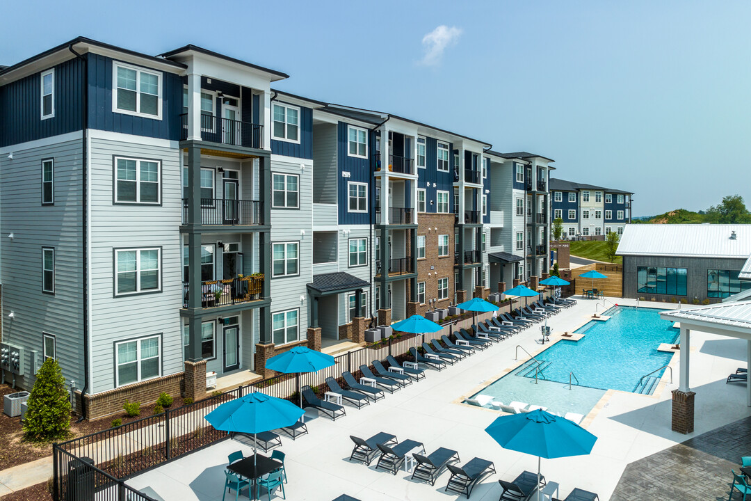 Birch Hill Apartments in Asheville, NC - Building Photo