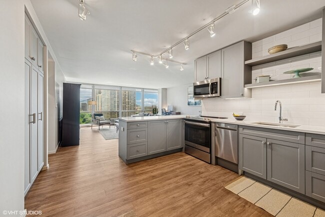 340 W Diversey Pkwy in Chicago, IL - Building Photo - Building Photo