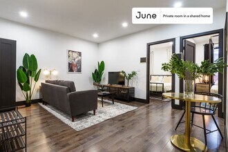 Room in Shared 3 bed/1 bath home in New York, NY - Building Photo - Building Photo