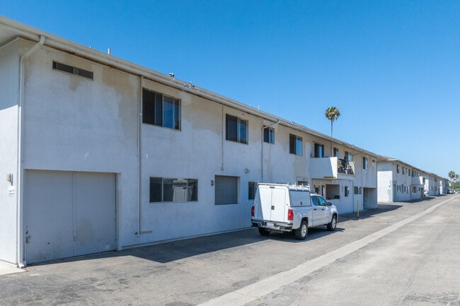 Evergreen Apartments in Goleta, CA - Building Photo - Building Photo